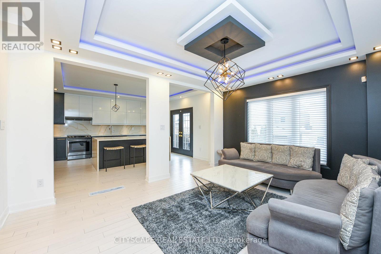 4637 James Austin Drive, Mississauga, ON - Indoor Photo Showing Living Room