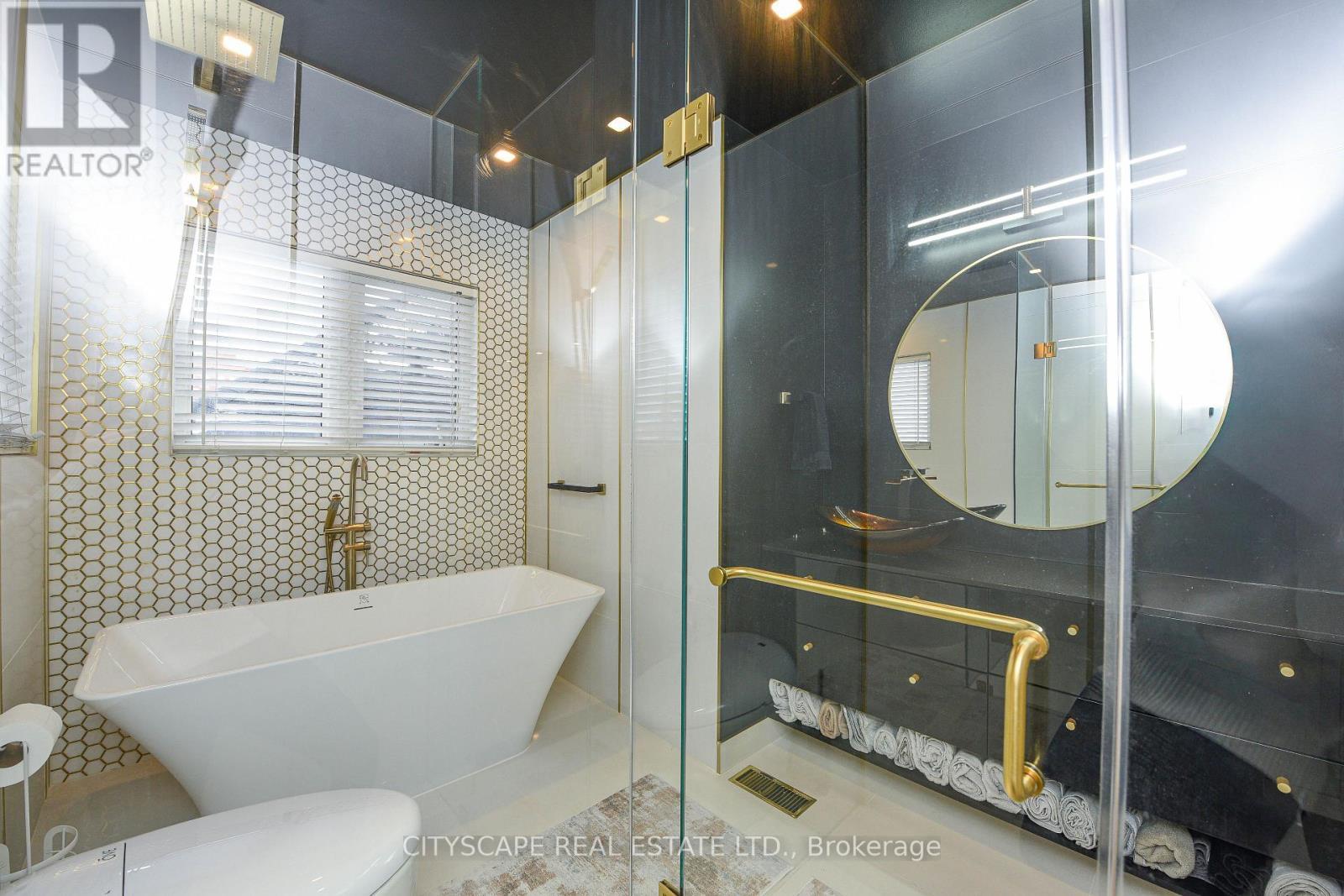 4637 James Austin Drive, Mississauga, ON - Indoor Photo Showing Bathroom
