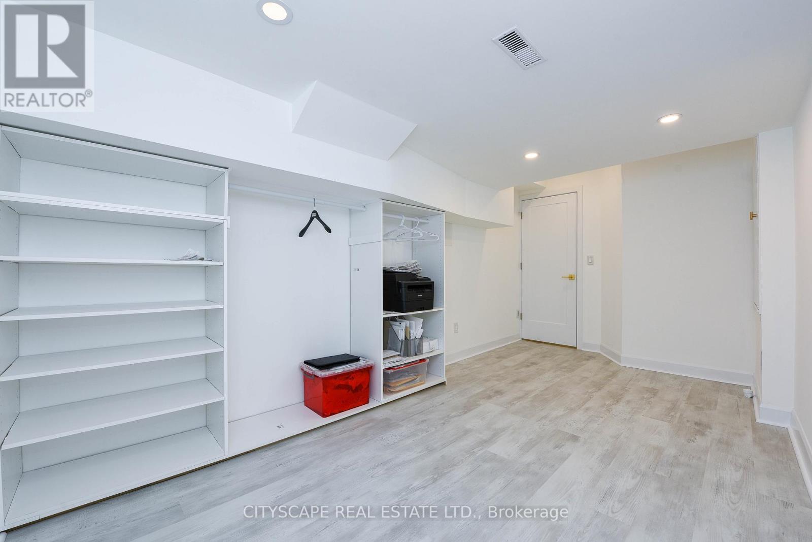 4637 James Austin Drive, Mississauga, ON - Indoor