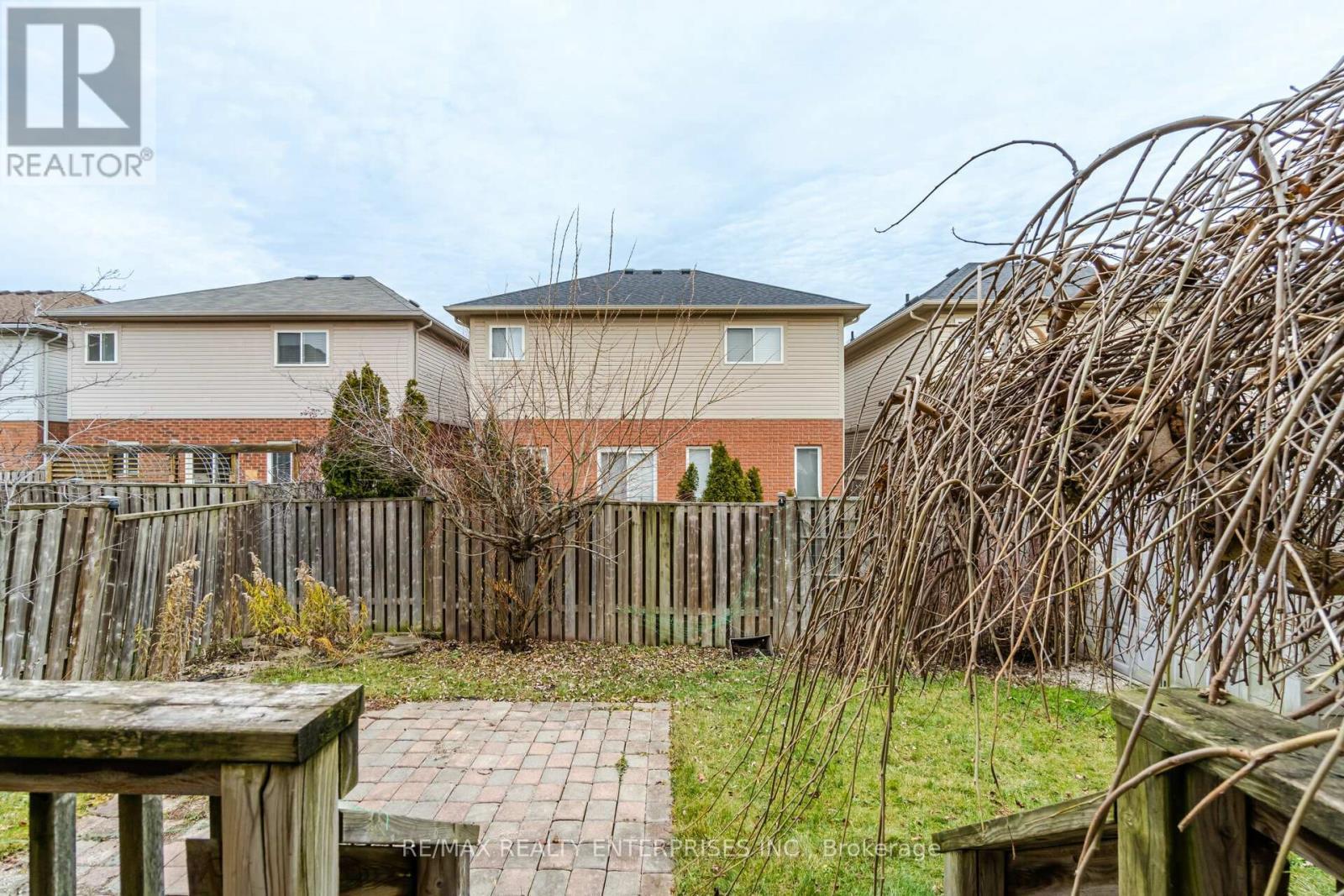 2341 Vanessa Drive, Burlington, ON - Outdoor