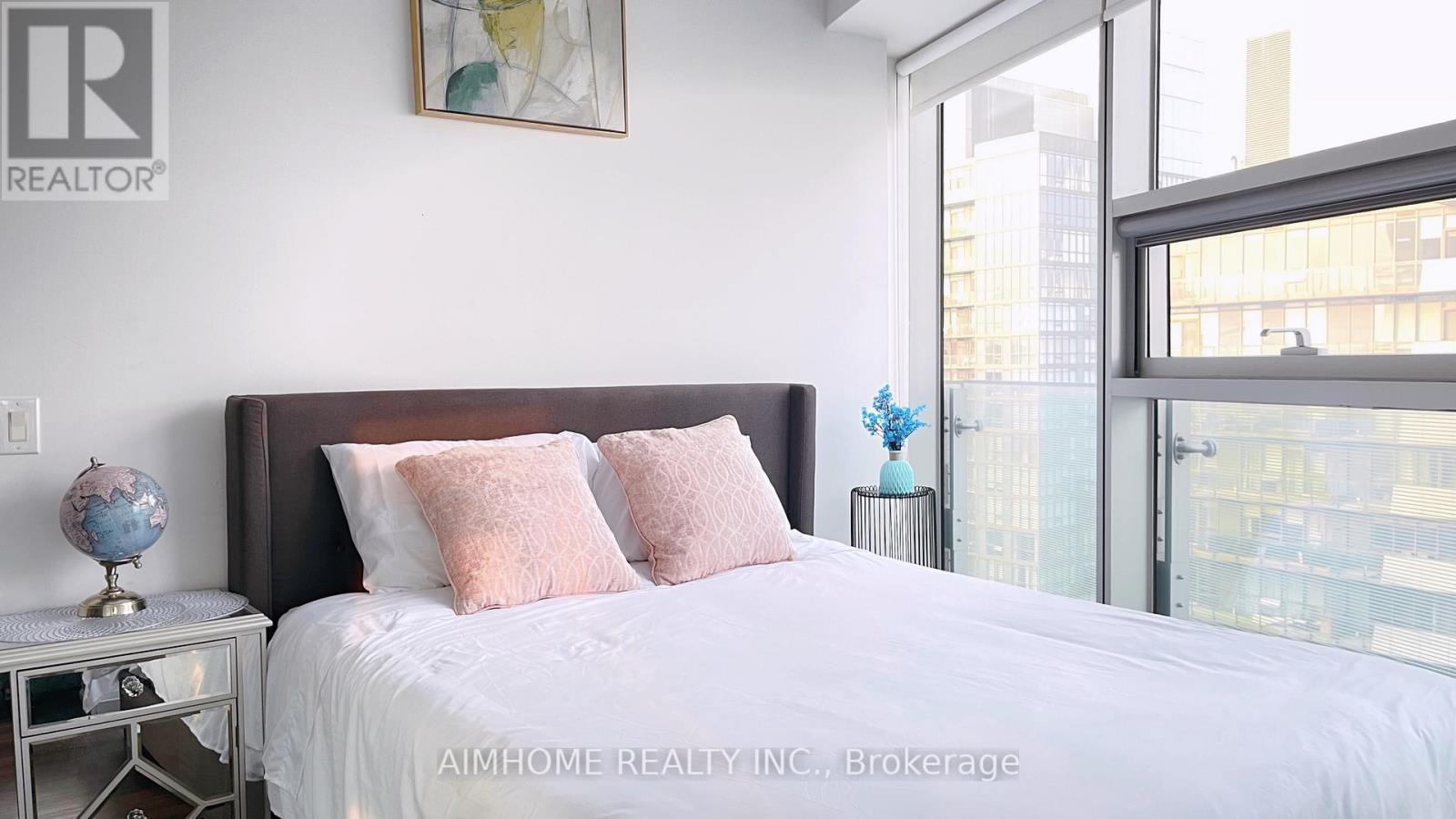 4803 - 14 York Street, Toronto, ON - Indoor Photo Showing Bedroom