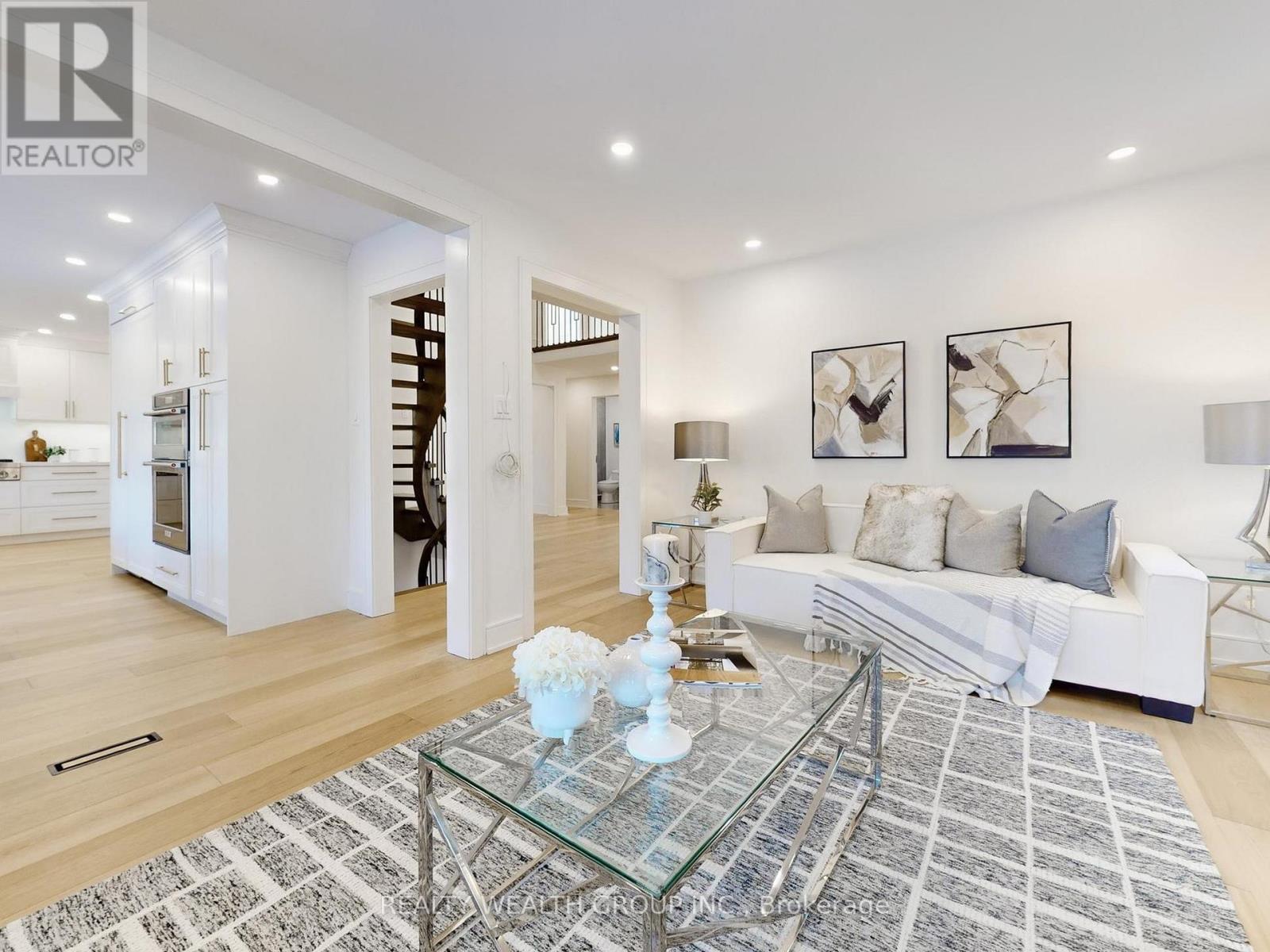 46 Sycamore Drive, Markham, ON - Indoor Photo Showing Living Room