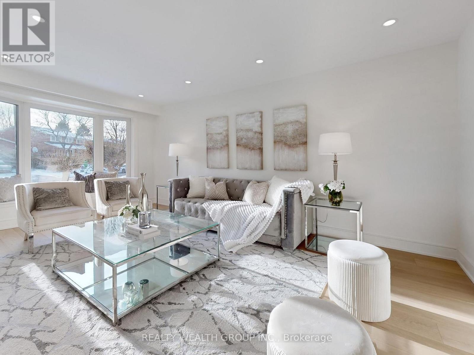 46 Sycamore Drive, Markham, ON - Indoor Photo Showing Living Room