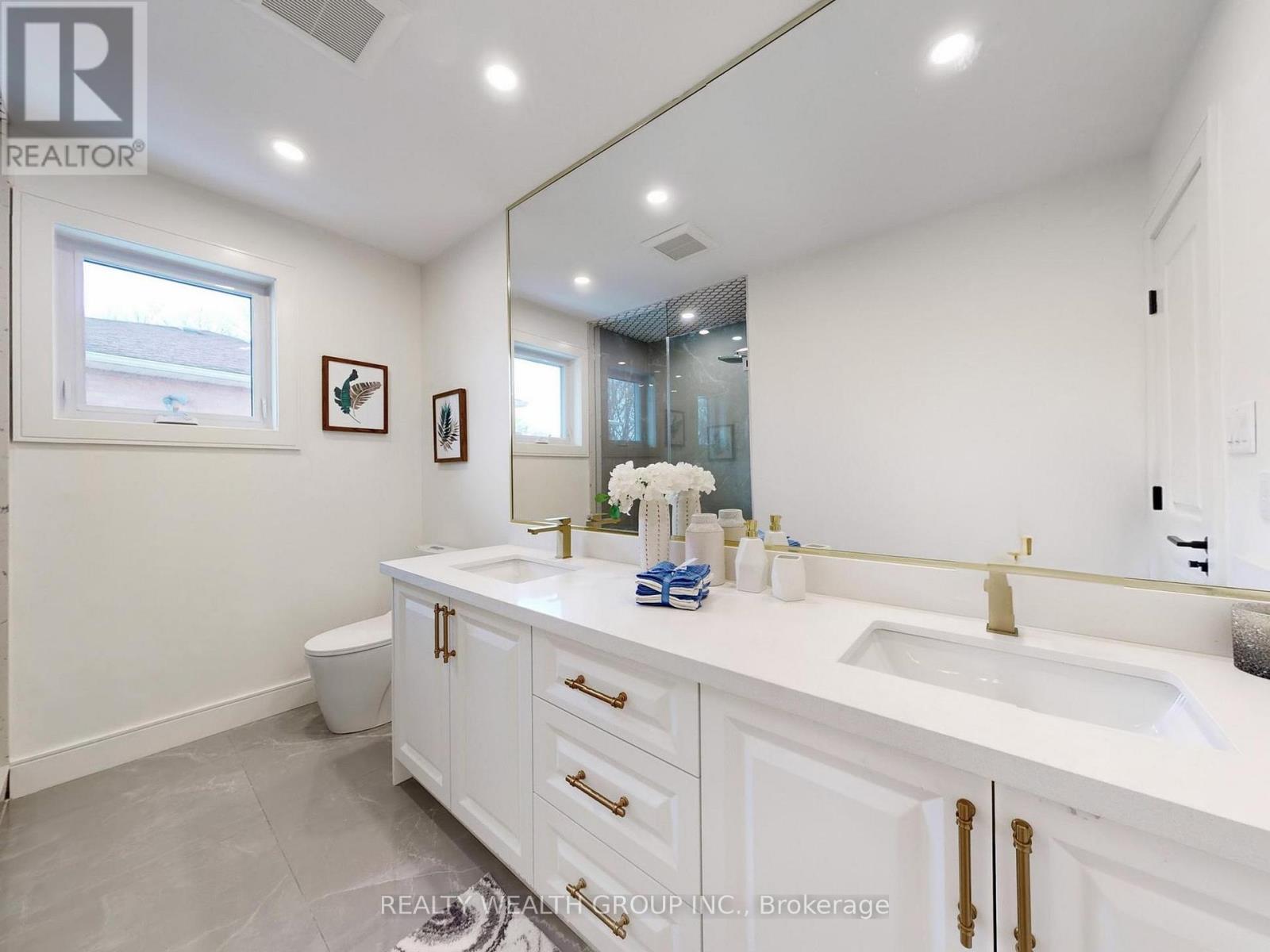 46 Sycamore Drive, Markham, ON - Indoor Photo Showing Bathroom