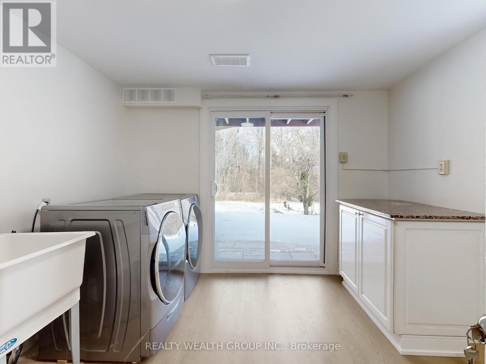 46 Sycamore Drive, Markham, ON - Indoor Photo Showing Laundry Room