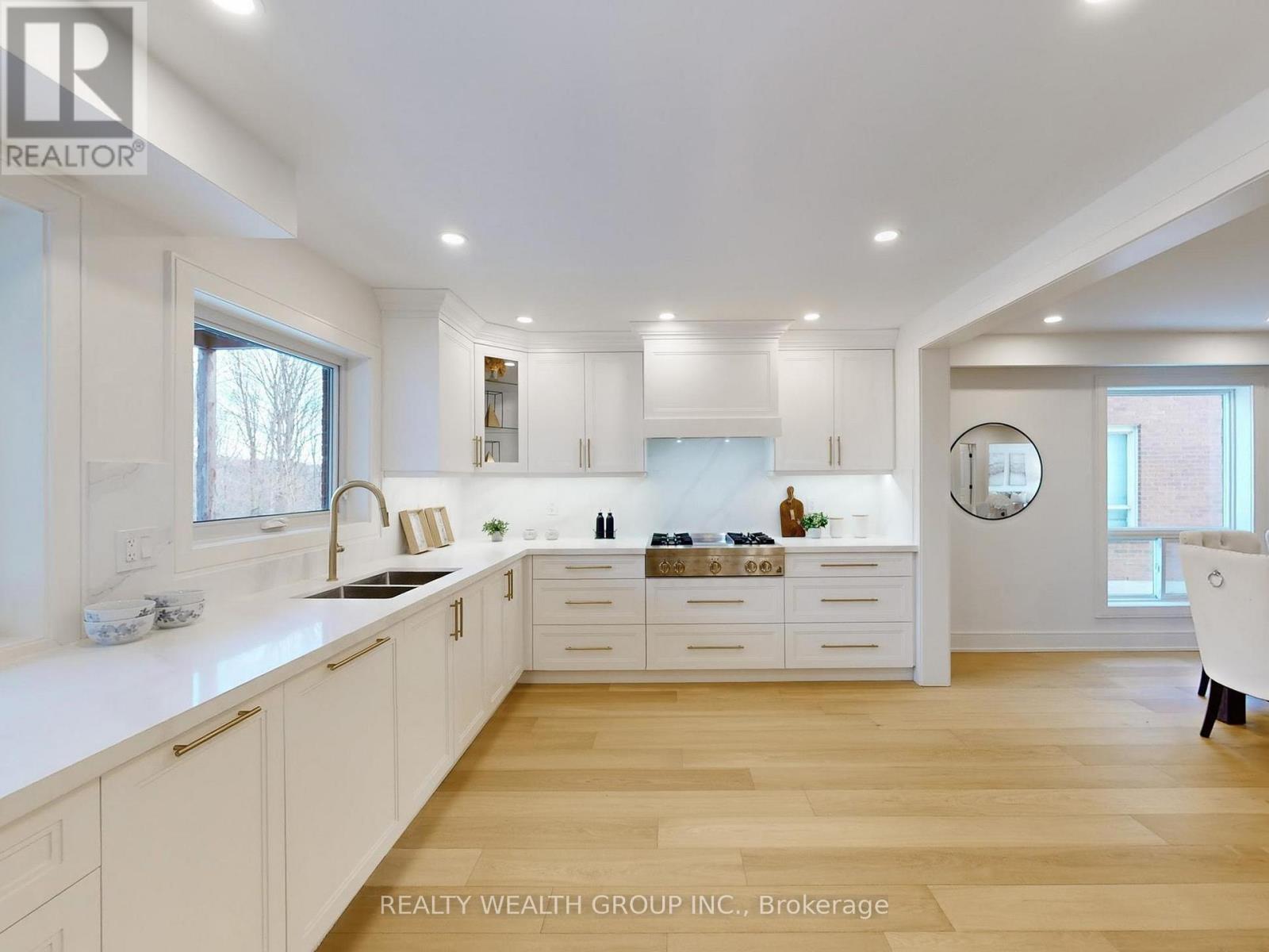 46 Sycamore Drive, Markham, ON - Indoor Photo Showing Kitchen With Double Sink With Upgraded Kitchen
