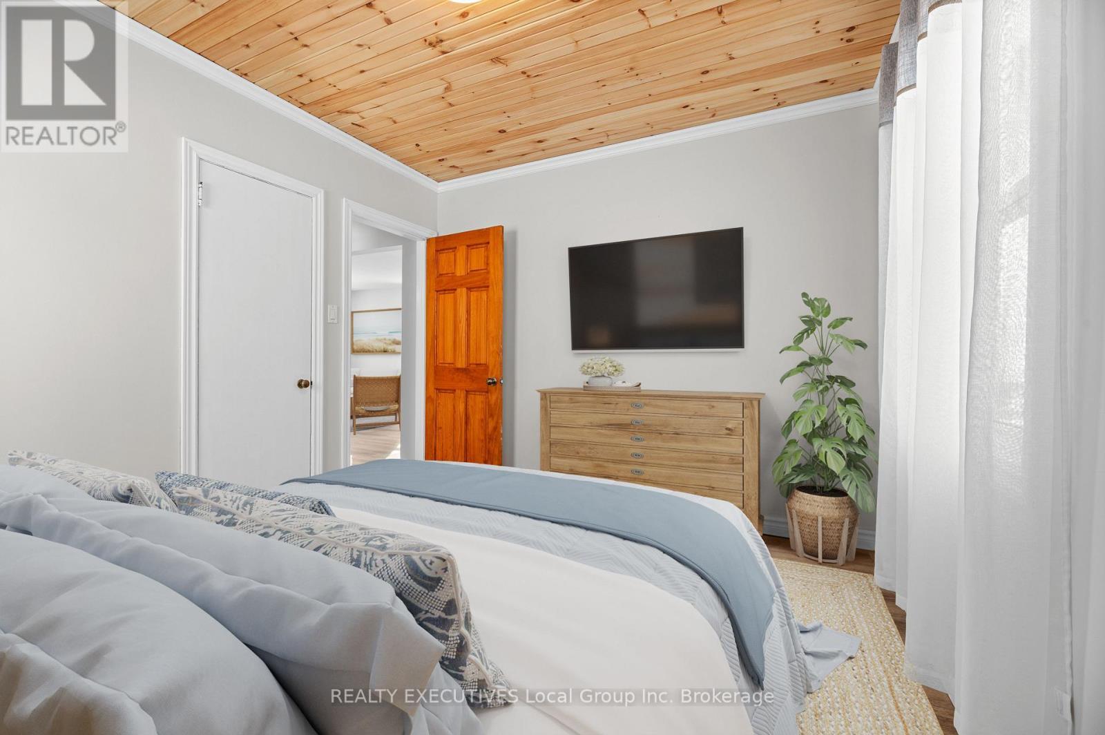 570 Nipissing Street, North Bay (West End), ON - Indoor Photo Showing Bedroom