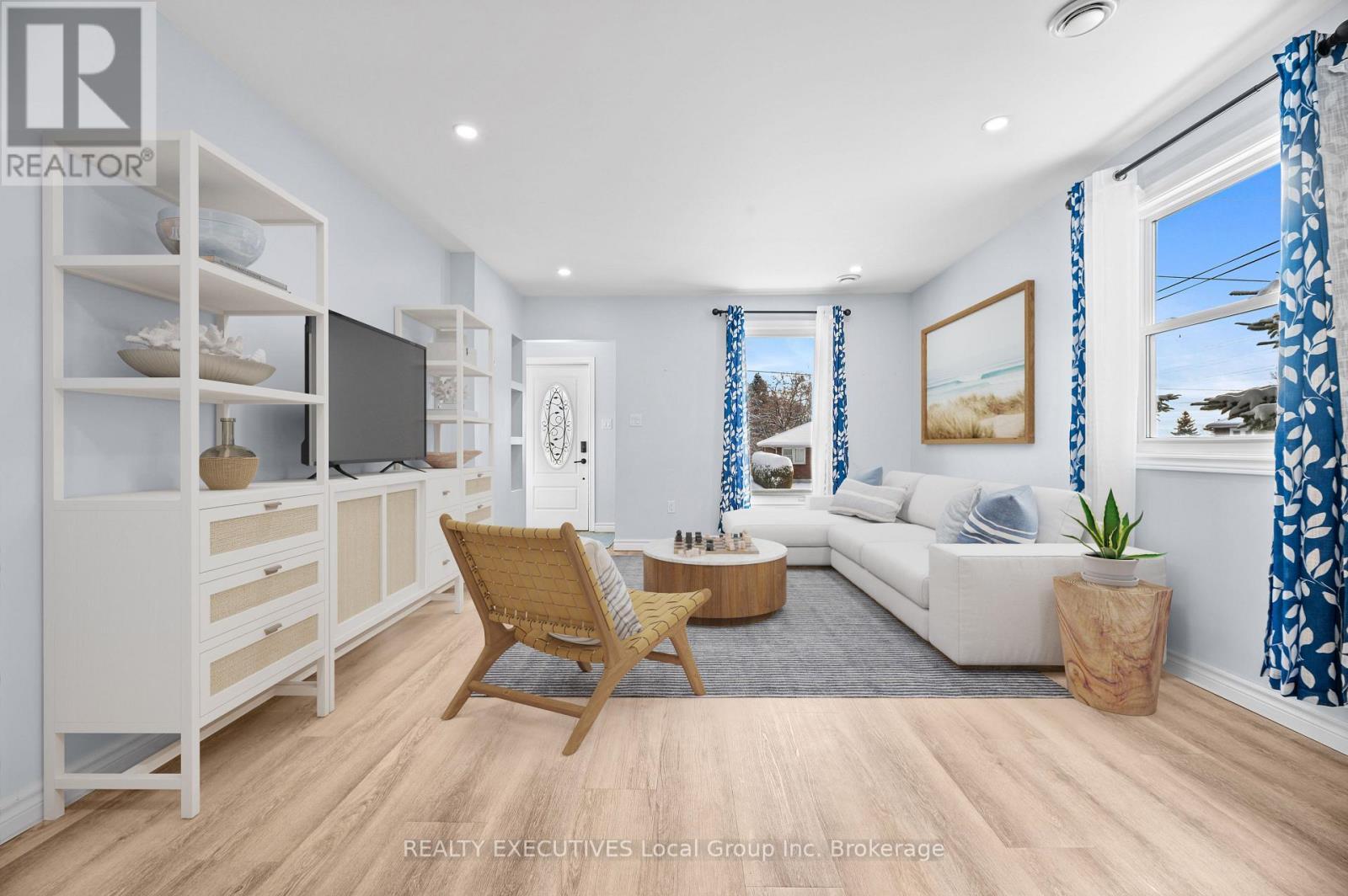 570 Nipissing Street, North Bay (West End), ON - Indoor Photo Showing Living Room