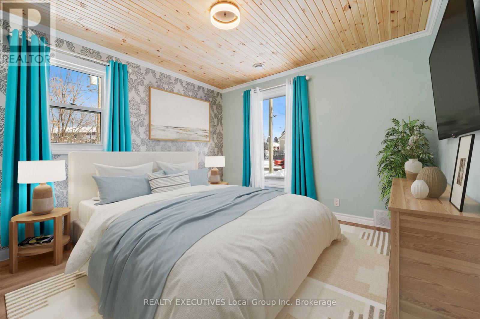 570 Nipissing Street, North Bay (West End), ON - Indoor Photo Showing Bedroom