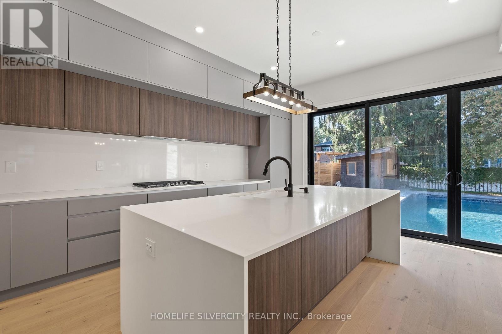 1610 Kenmuir Avenue, Mississauga, ON - Indoor Photo Showing Kitchen
