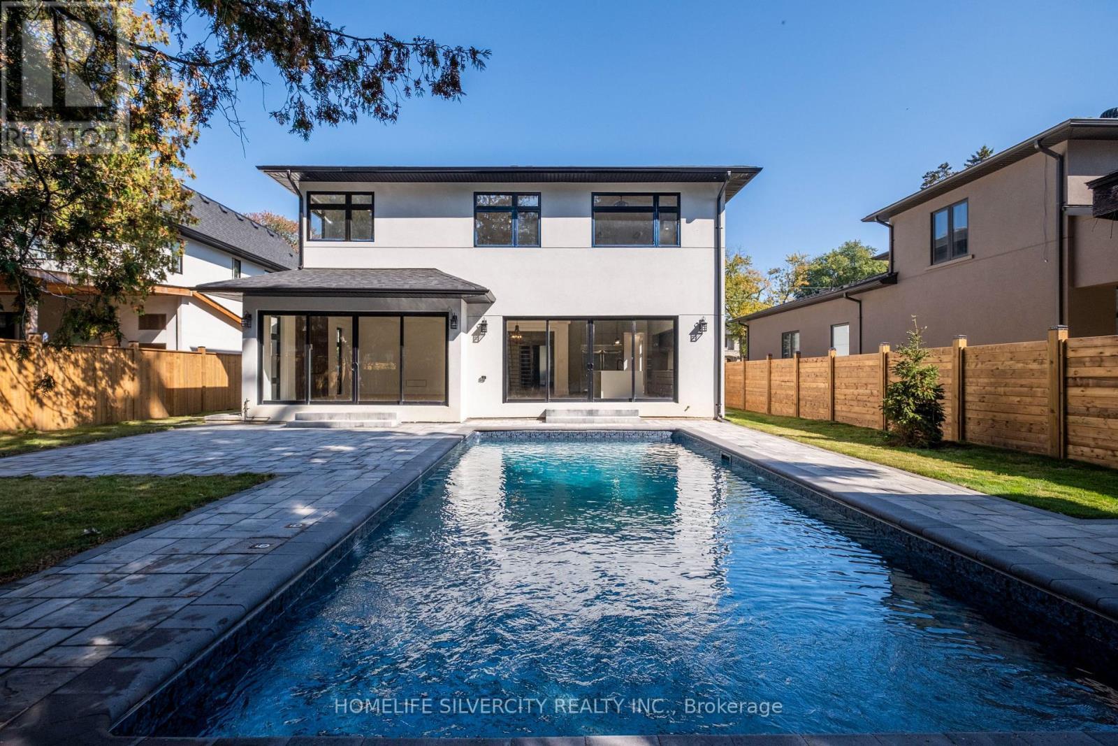 1610 Kenmuir Avenue, Mississauga, ON - Outdoor With In Ground Pool