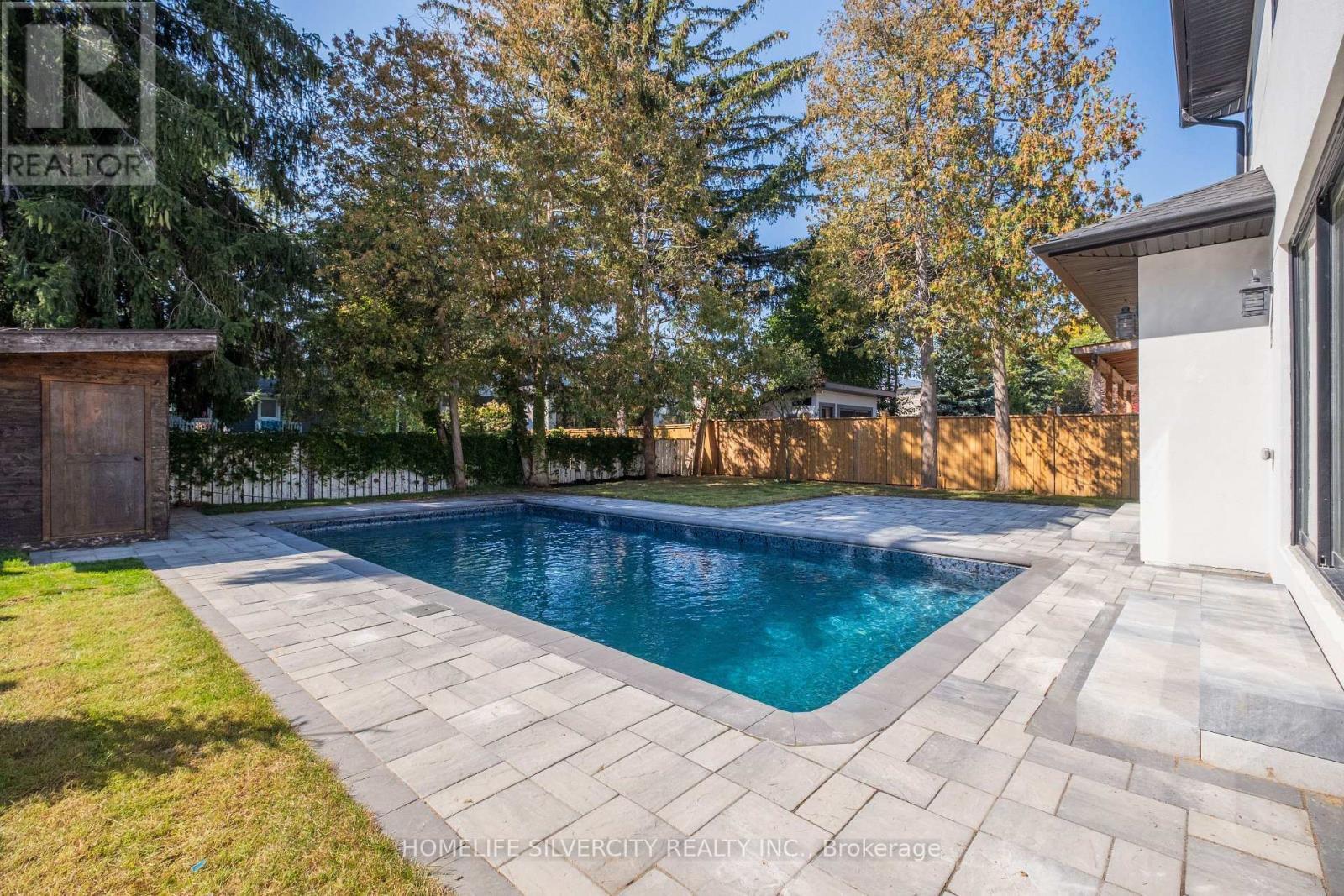 1610 Kenmuir Avenue, Mississauga, ON - Outdoor With In Ground Pool