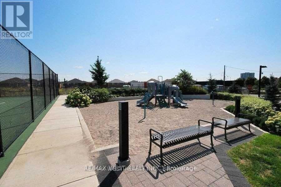 1812 - 339 Rathburn Road W, Mississauga, ON - Outdoor