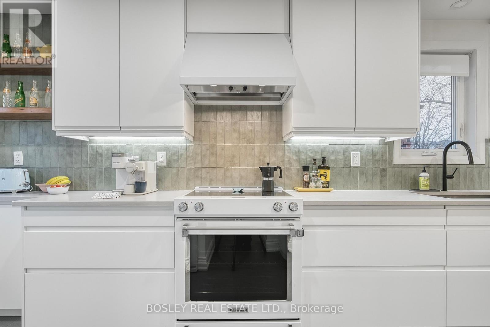 29 Patika Avenue, Toronto, ON - Indoor Photo Showing Kitchen