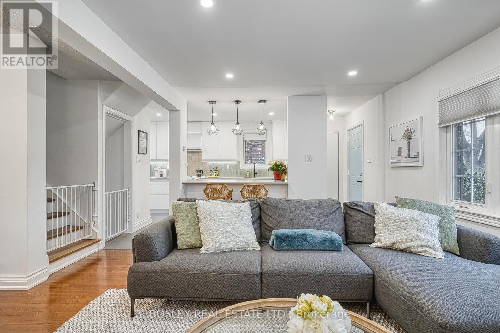 29 Patika Avenue, Toronto, ON - Indoor Photo Showing Living Room