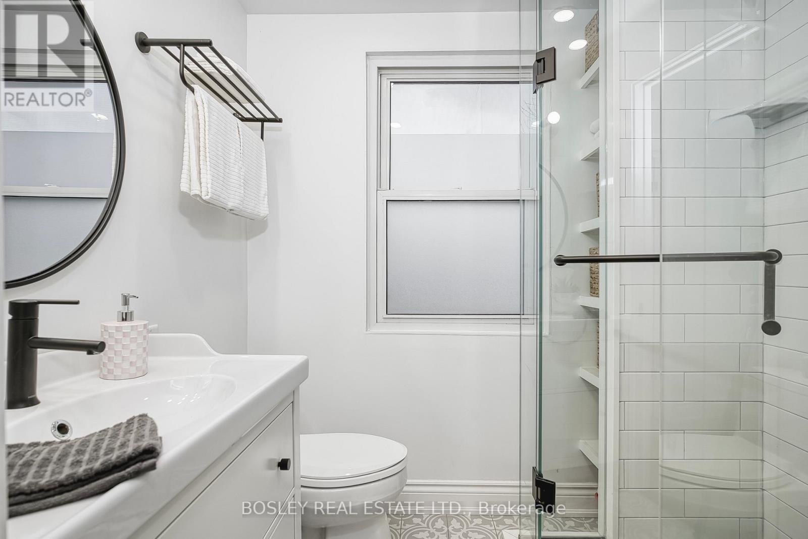renovated 3 pc bath - 29 Patika Avenue, Toronto, ON - Indoor Photo Showing Bathroom