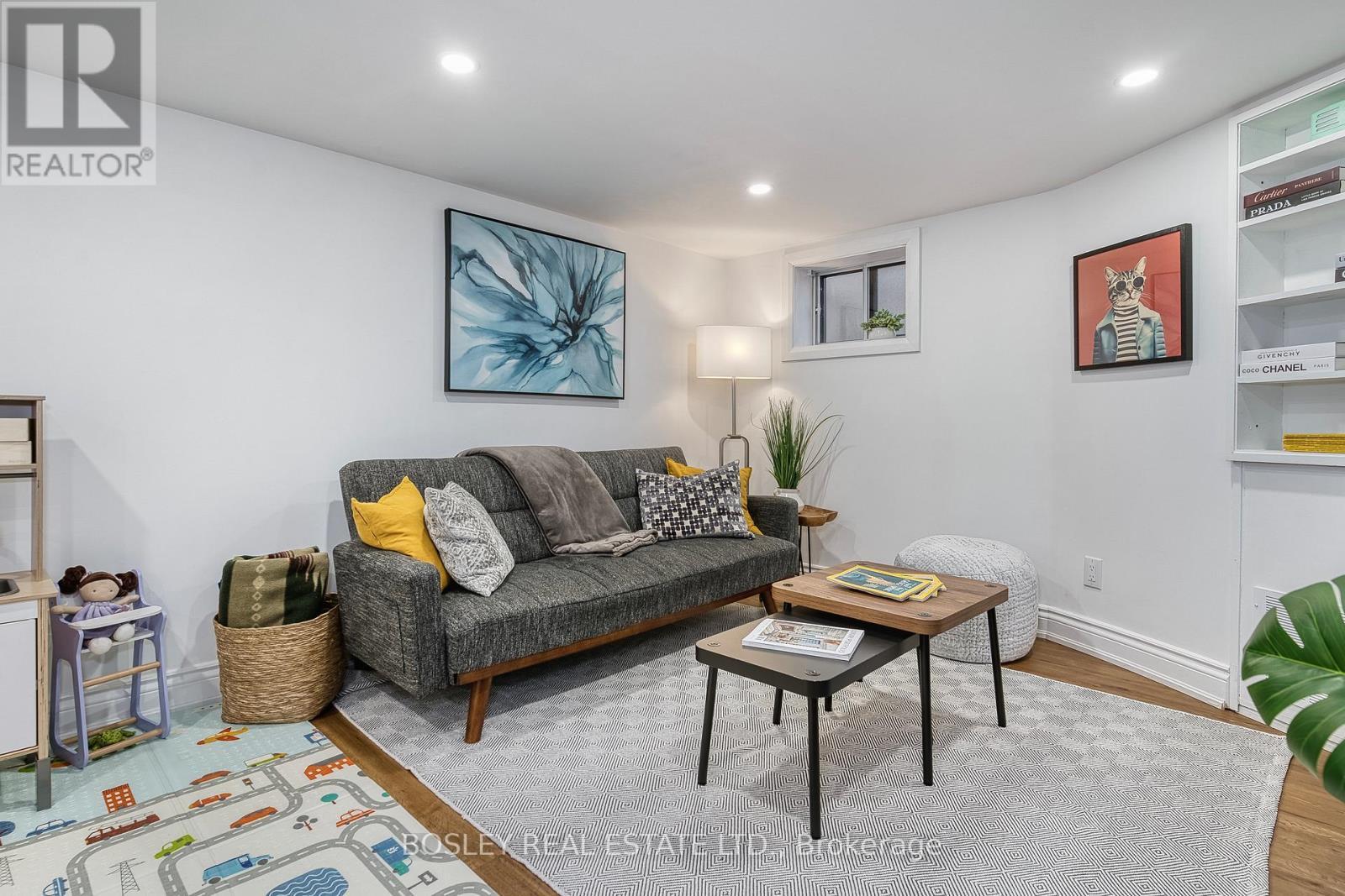 cozy family room - 29 Patika Avenue, Toronto, ON - Indoor Photo Showing Living Room