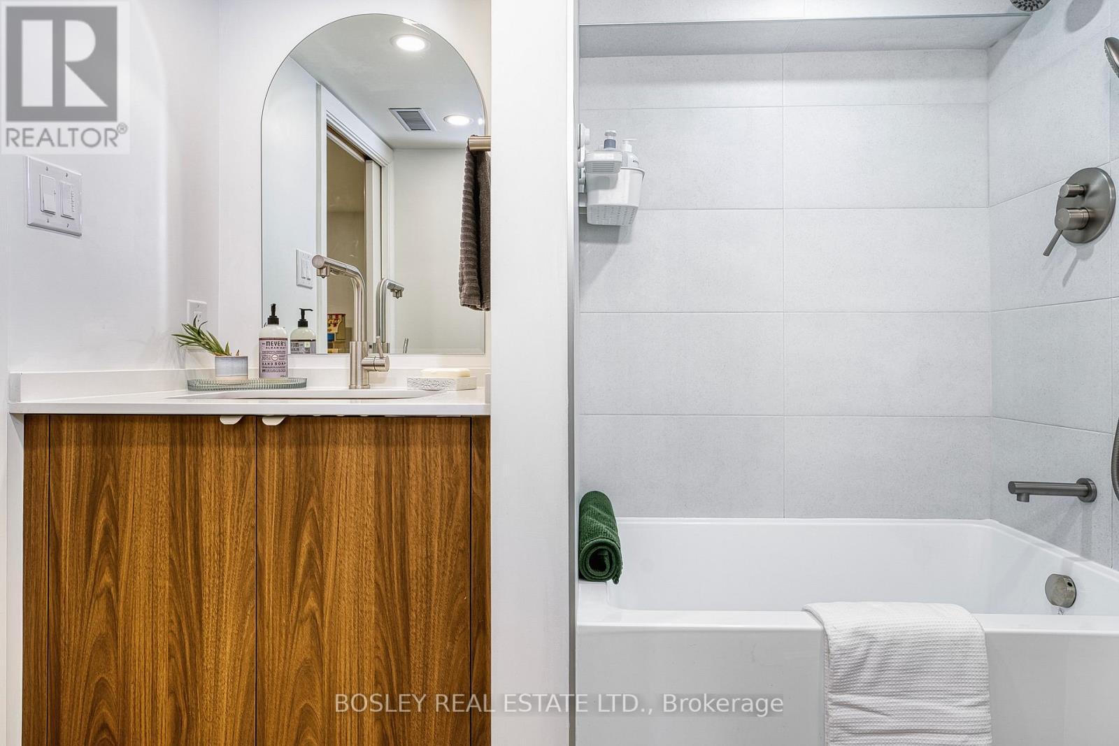 29 Patika Avenue, Toronto, ON - Indoor Photo Showing Bathroom