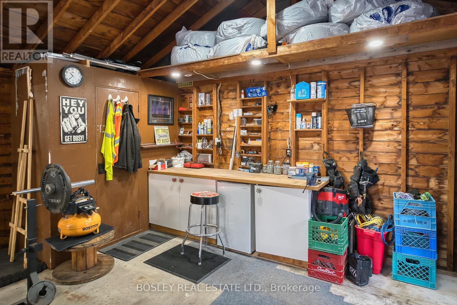 loads of space inside garage including workshop - 29 Patika Avenue, Toronto, ON - Indoor