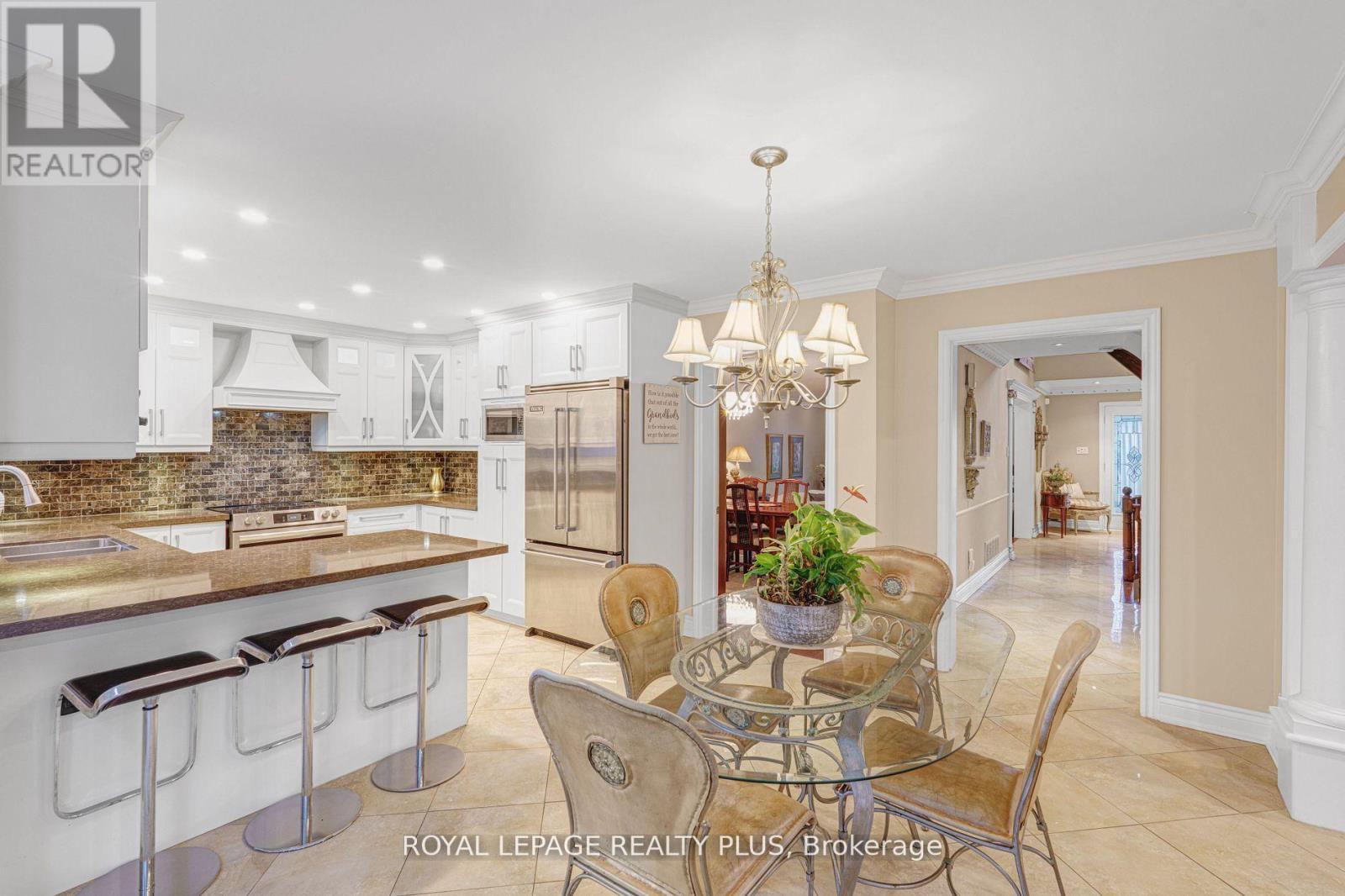 1760 Featherston Court, Mississauga, ON - Indoor Photo Showing Dining Room