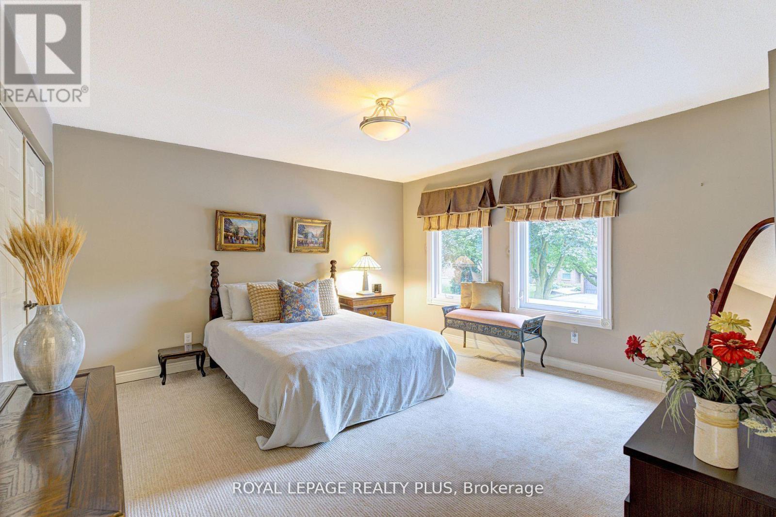 1760 Featherston Court, Mississauga, ON - Indoor Photo Showing Bedroom