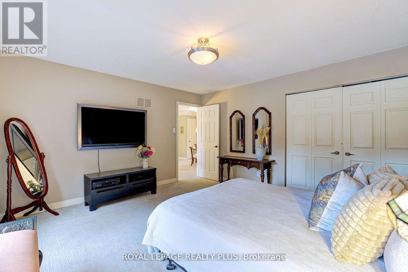 1760 Featherston Court, Mississauga, ON - Indoor Photo Showing Bedroom