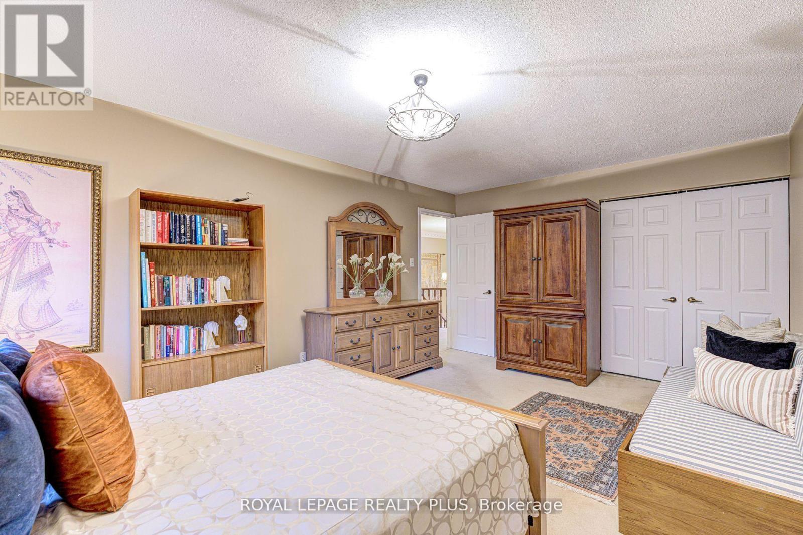1760 Featherston Court, Mississauga, ON - Indoor Photo Showing Bedroom