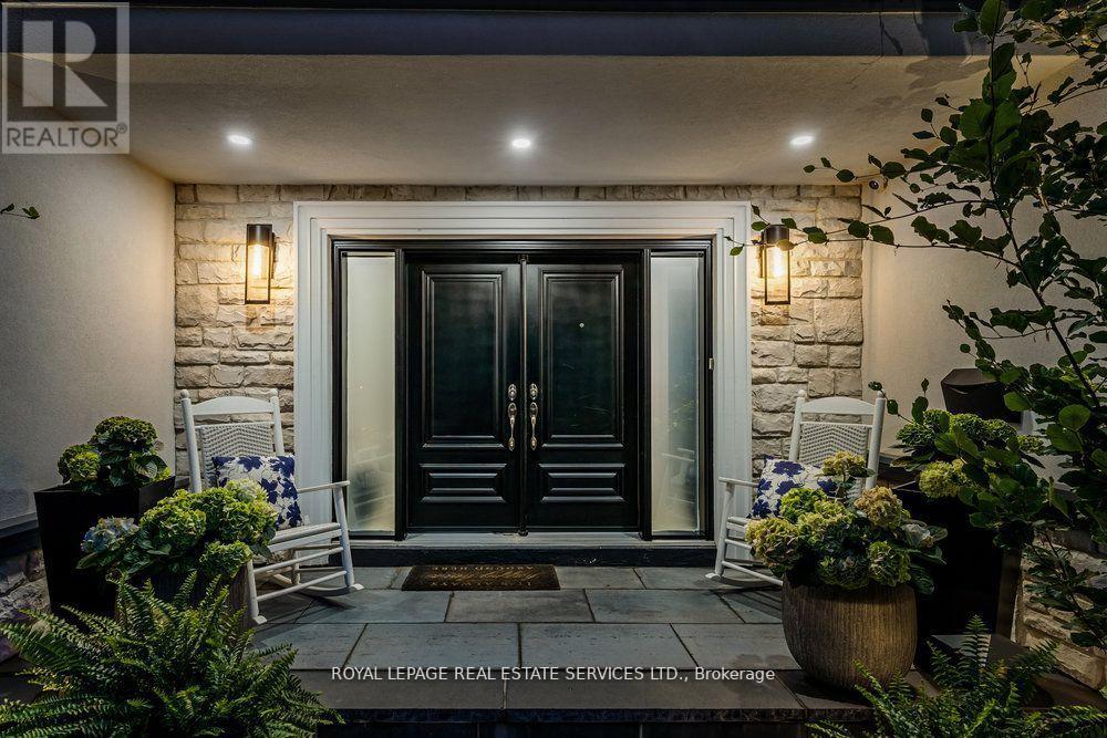 2498 Robin Drive, Mississauga, ON - Indoor Photo Showing Other Room