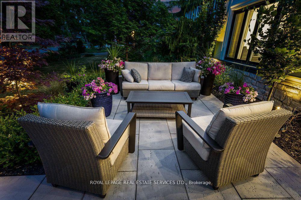 2498 Robin Drive, Mississauga, ON - Outdoor With Deck Patio Veranda