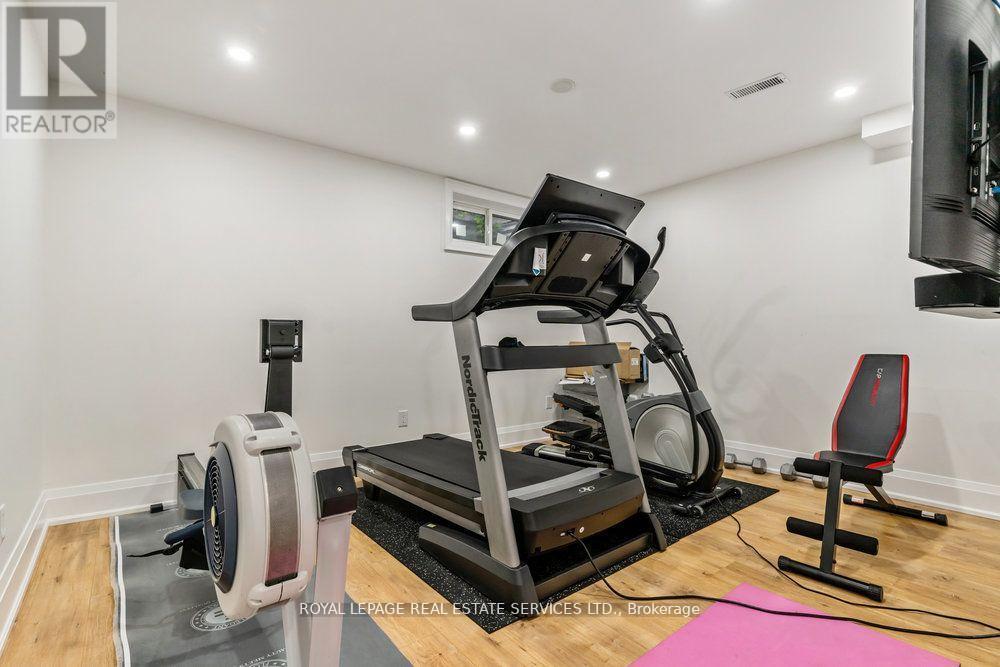 2498 Robin Drive, Mississauga, ON - Indoor Photo Showing Gym Room