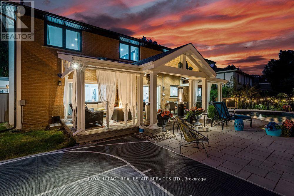 2498 Robin Drive, Mississauga, ON - Outdoor With Deck Patio Veranda