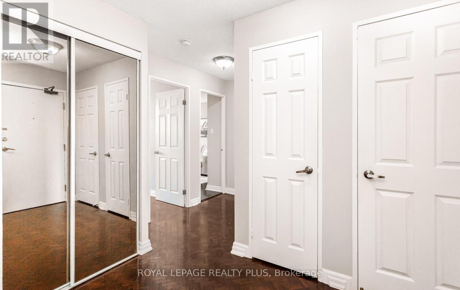 Ph8 - 5 Lisa Street, Brampton, ON - Indoor Photo Showing Other Room