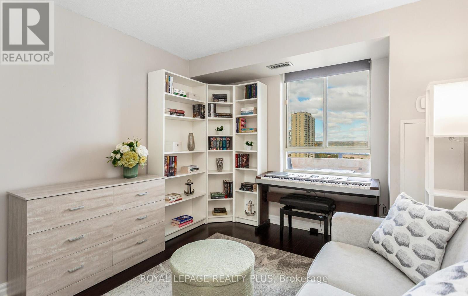 Ph8 - 5 Lisa Street, Brampton, ON - Indoor