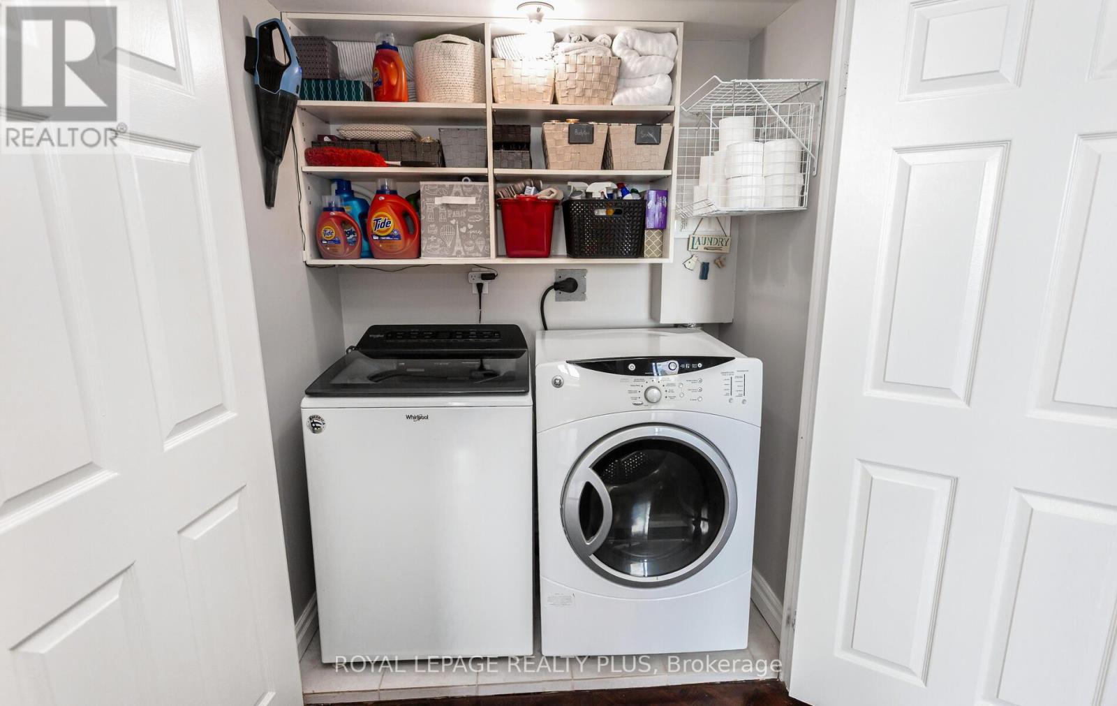 Ph8 - 5 Lisa Street, Brampton, ON - Indoor Photo Showing Laundry Room