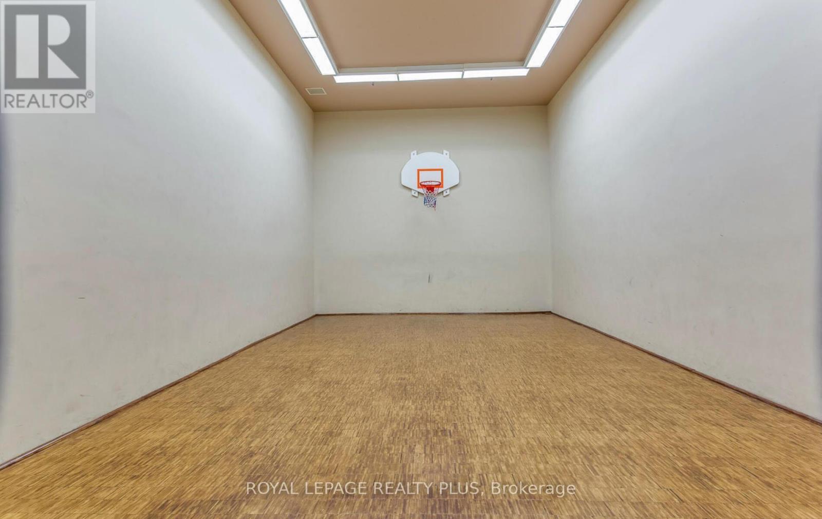 Ph8 - 5 Lisa Street, Brampton, ON - Indoor Photo Showing Other Room