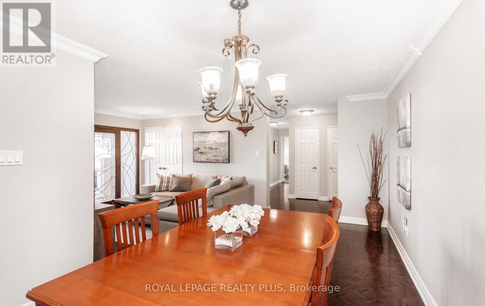 Ph8 - 5 Lisa Street, Brampton, ON - Indoor Photo Showing Dining Room