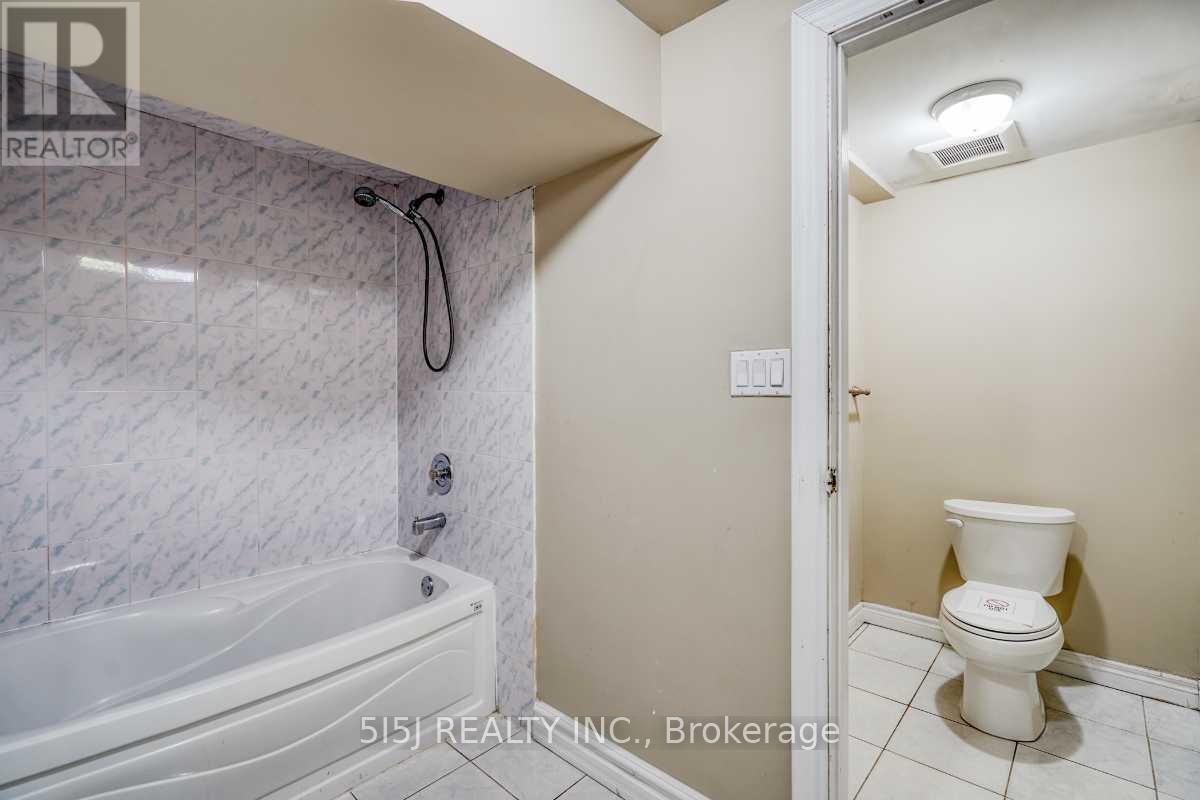 4679 Owl Circle, Mississauga, ON - Indoor Photo Showing Bathroom