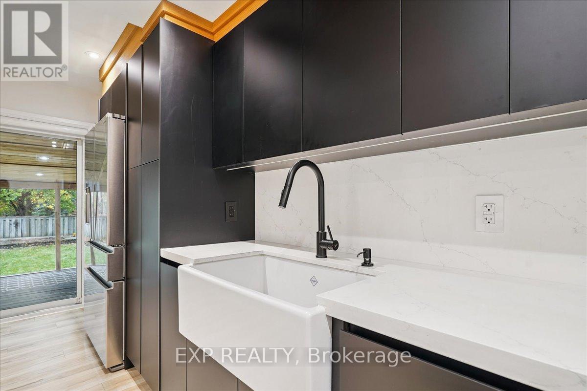 10 Harold Street, Brampton, ON - Indoor Photo Showing Other Room