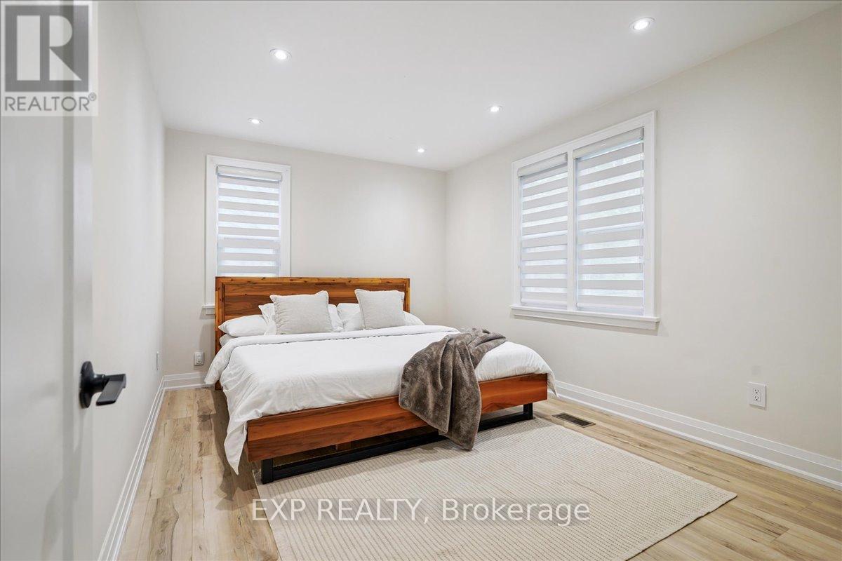 10 Harold Street, Brampton, ON - Indoor Photo Showing Bedroom