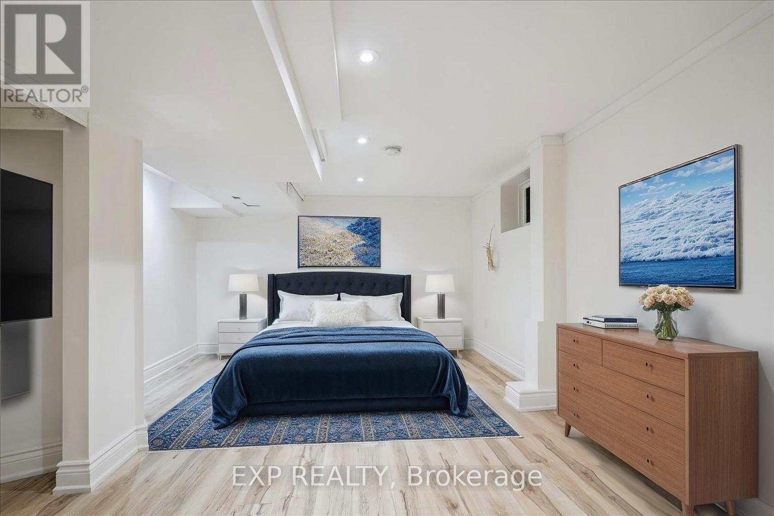 10 Harold Street, Brampton, ON - Indoor Photo Showing Bedroom