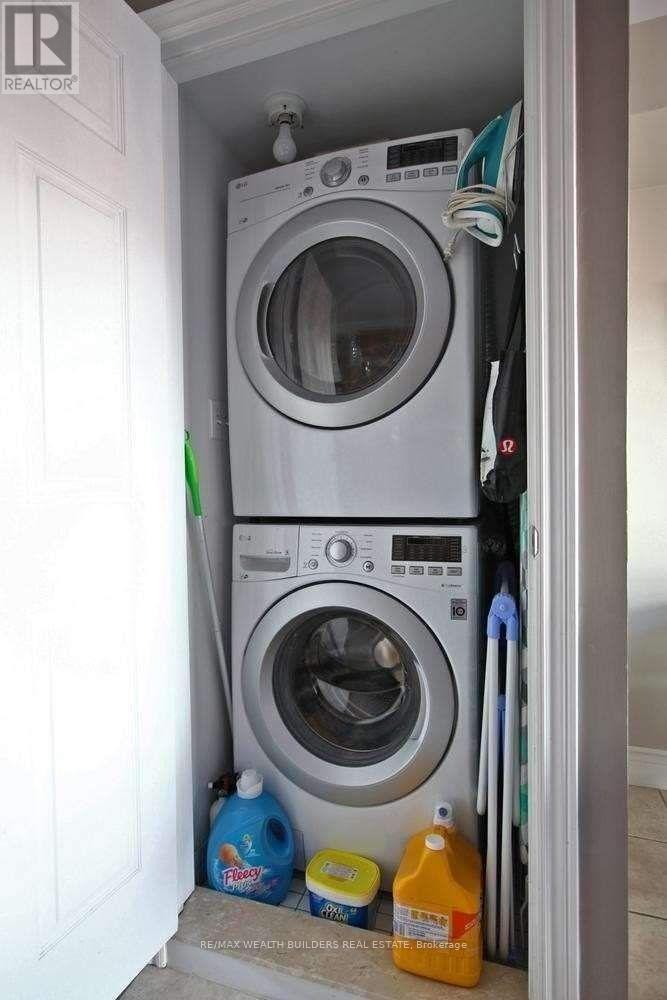 8 - 3000 Lake Shore Blvd West Boulevard, Toronto, ON - Indoor Photo Showing Laundry Room