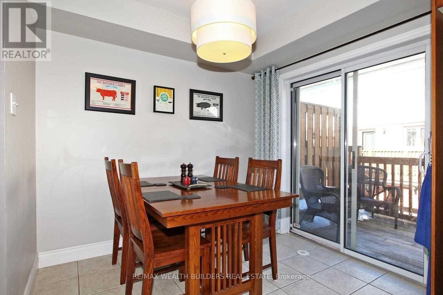 8 - 3000 Lake Shore Blvd West Boulevard, Toronto, ON - Indoor Photo Showing Other Room