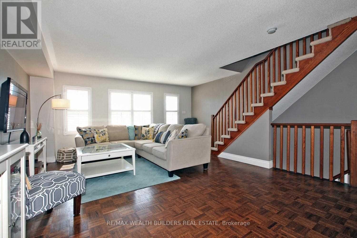 8 - 3000 Lake Shore Blvd West Boulevard, Toronto, ON - Indoor Photo Showing Living Room