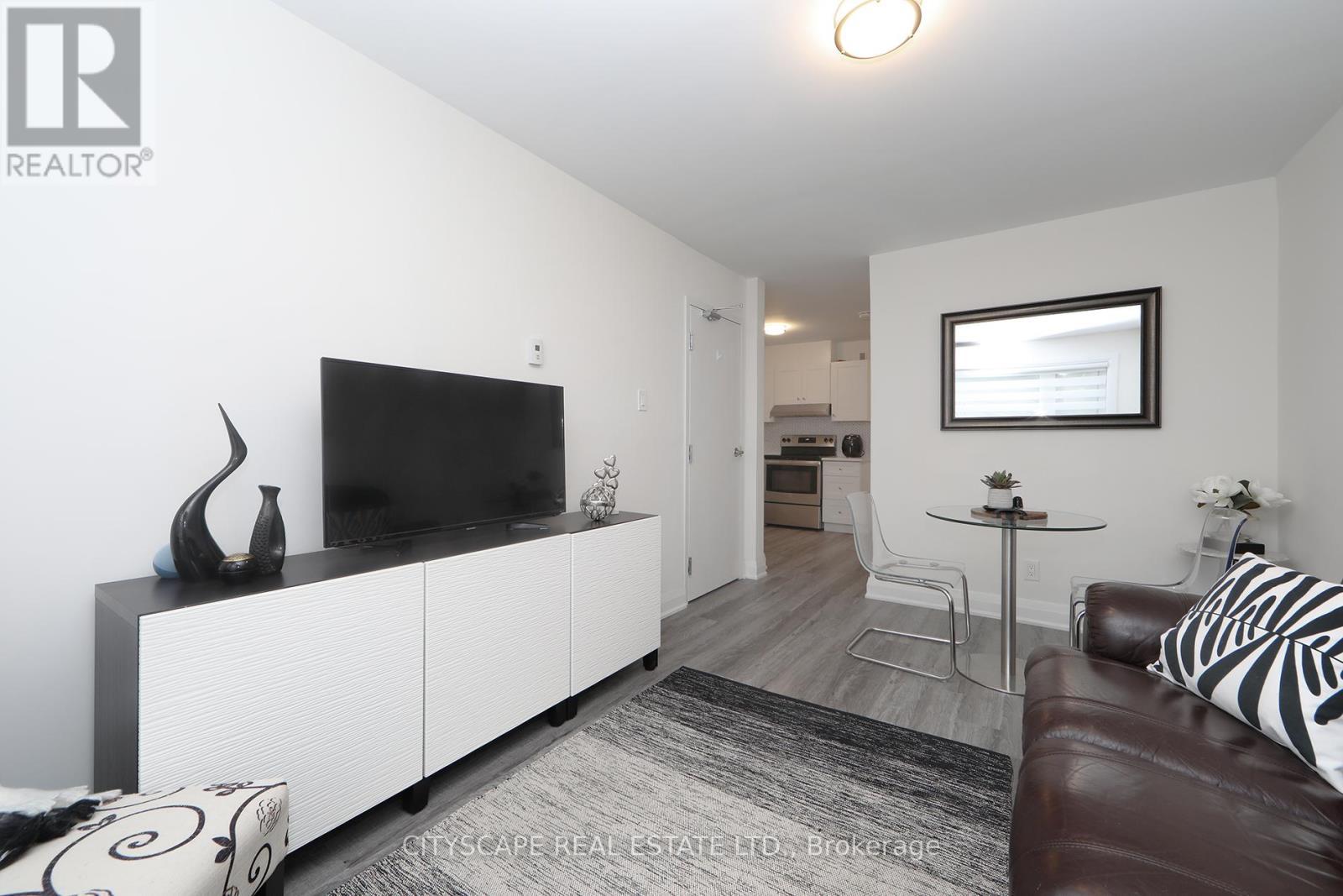 Main - 459 Hopewell Avenue N, Toronto, ON - Indoor