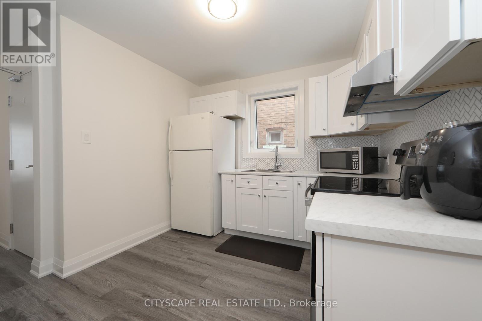 Main - 459 Hopewell Avenue N, Toronto, ON - Indoor Photo Showing Kitchen