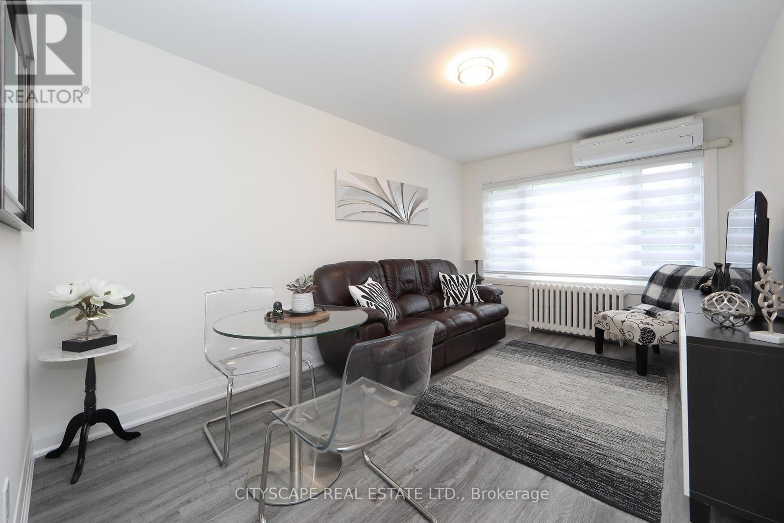 Main - 459 Hopewell Avenue N, Toronto, ON - Indoor Photo Showing Living Room
