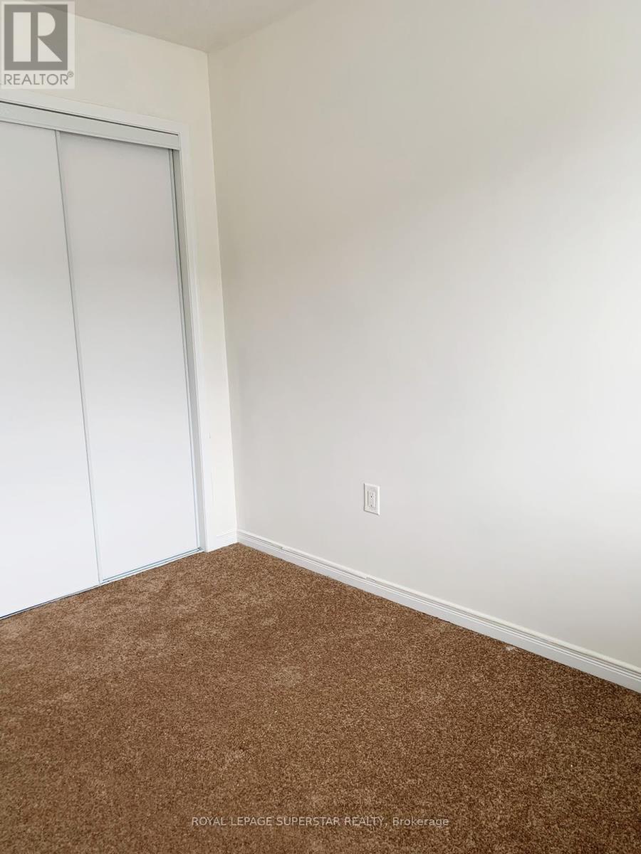 18 Longboat Run W, Brantford, ON - Indoor Photo Showing Other Room