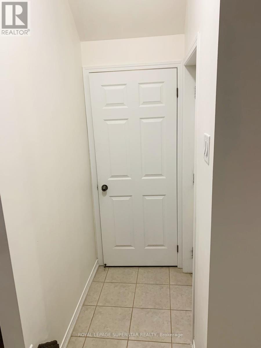 18 Longboat Run W, Brantford, ON - Indoor Photo Showing Other Room