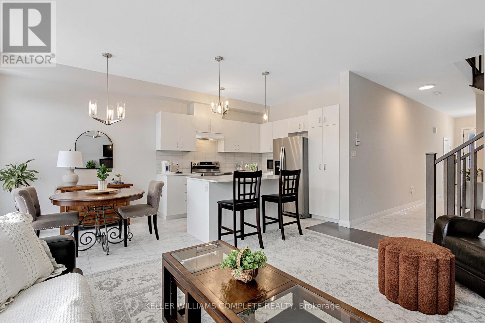 5 Cherry Blossom Heights, Hamilton, ON - Indoor