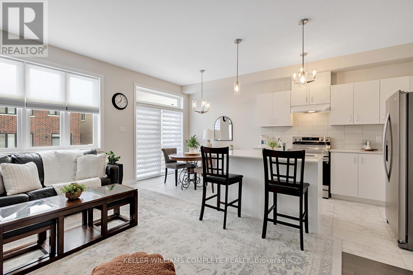 5 Cherry Blossom Heights, Hamilton, ON - Indoor